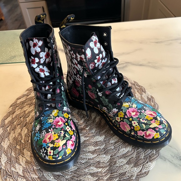 Dr. Martens Black Floral Lace-Up Boots - Picture 8 of 10